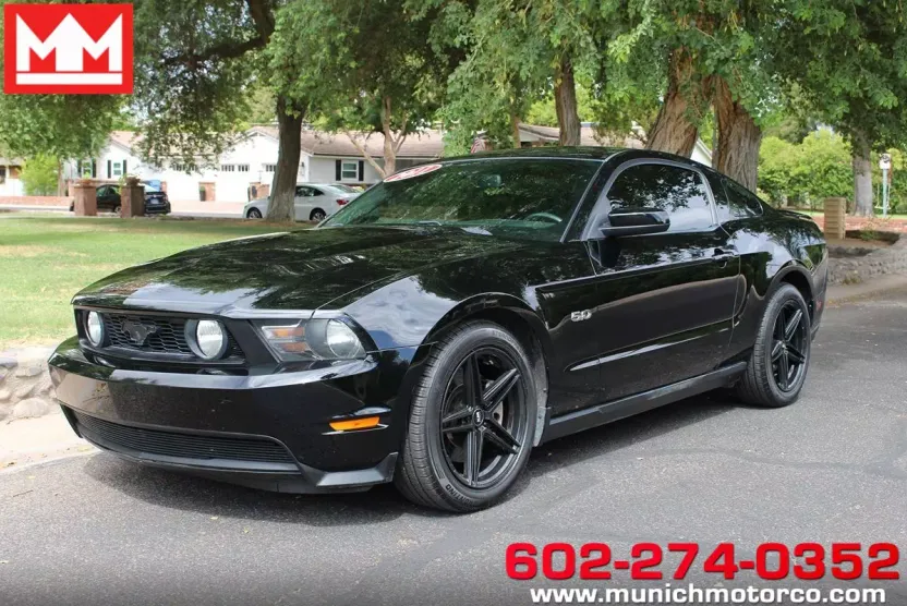 2011 Ford Mustang GT Premium photo 1