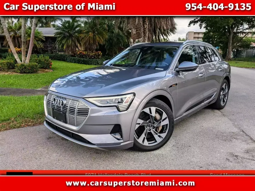 2021 Audi e-tron Premium photo 1