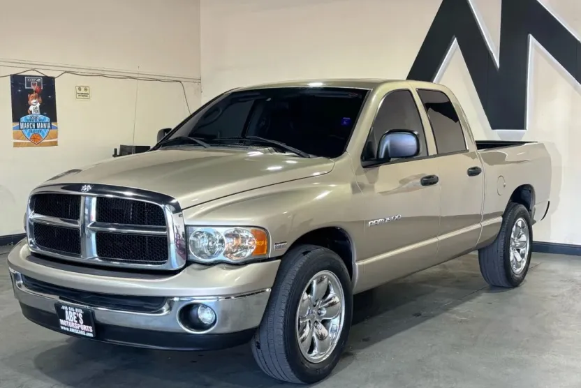 2005 Dodge Ram SLT photo 1