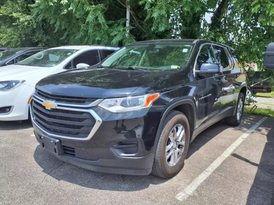 2021 Chevrolet Traverse LS photo 1