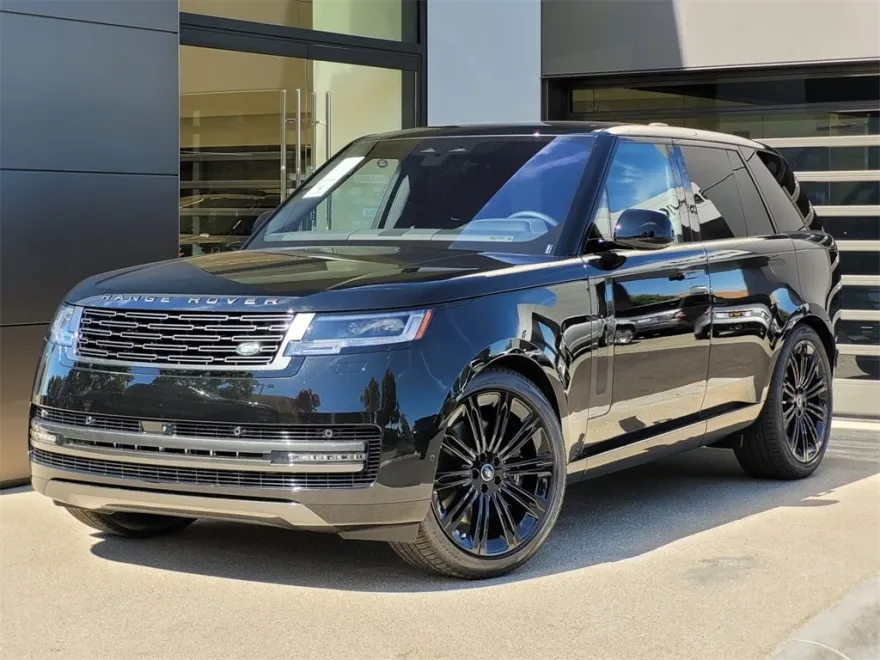 2023 Land Rover Range Rover SE photo 1