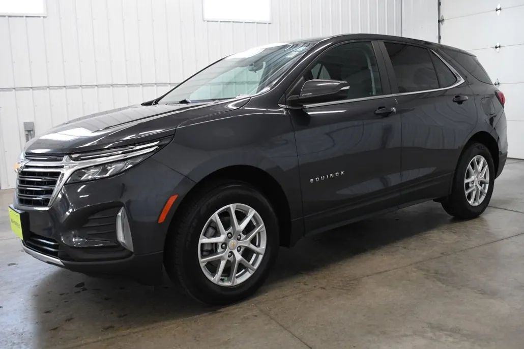 2022 Chevrolet Equinox LT photo 1