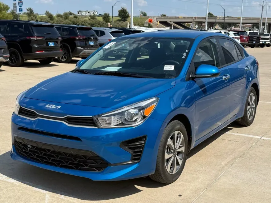 2022 Kia Rio LX S photo 1