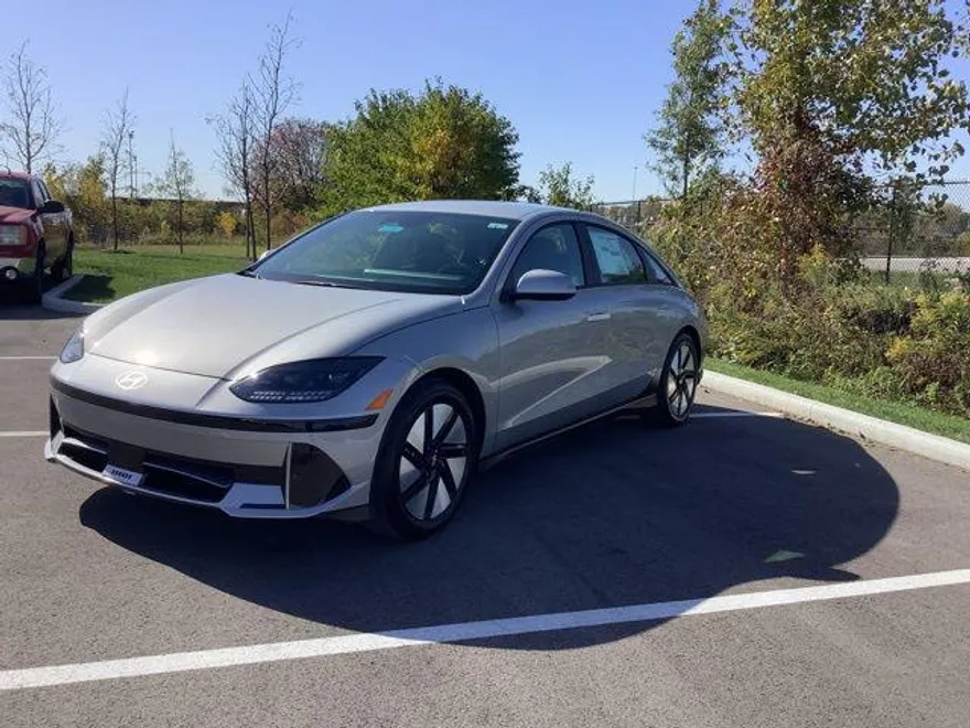 2025 Hyundai Ioniq 6 SE photo 1