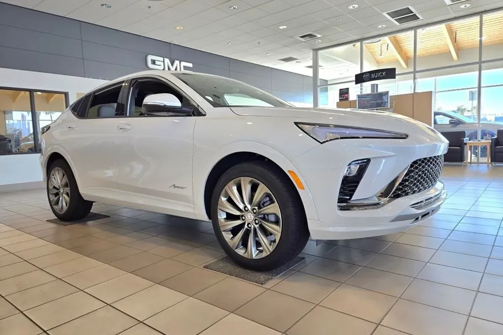2025 Buick Envista Avenir photo 1