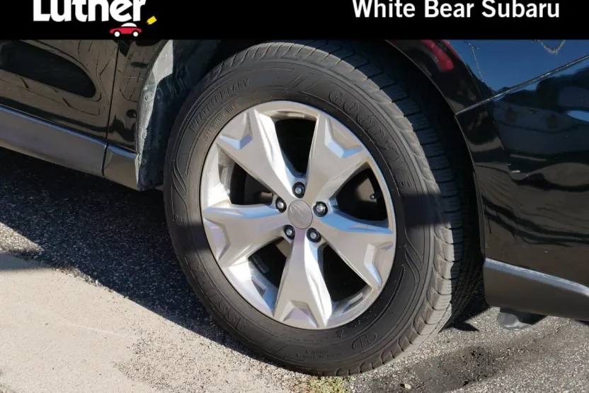 2015 Subaru Forester 2.5i Premium photo 1