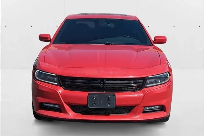 2015 Dodge Charger SXT photo 1