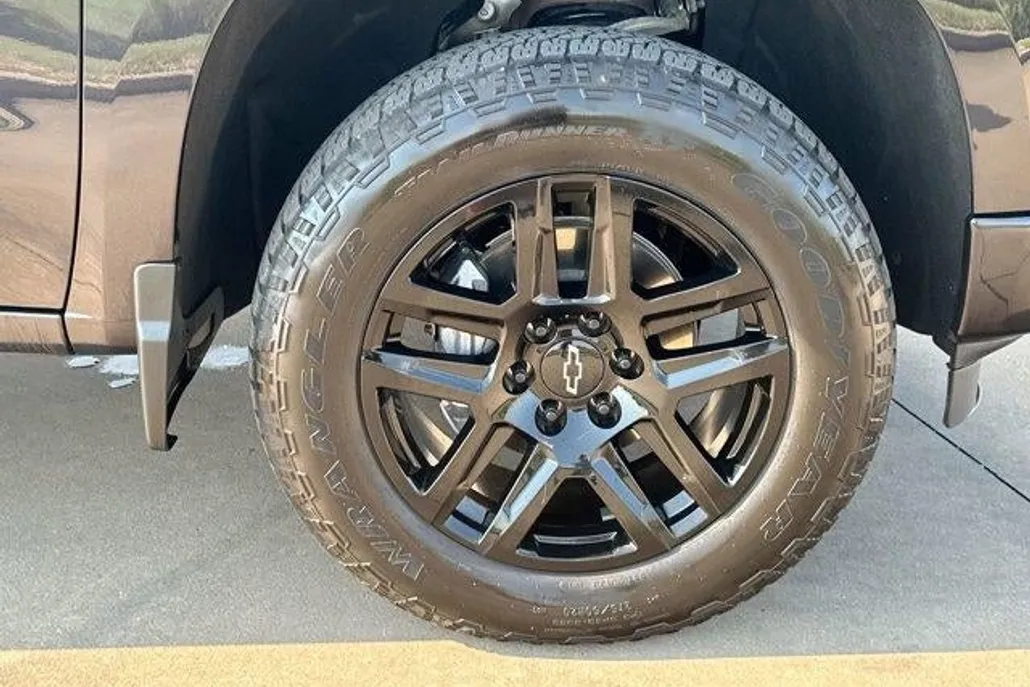 2023 Chevrolet Silverado 1500 RST photo 1