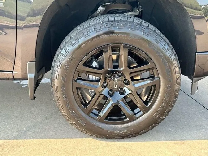 2023 Chevrolet Silverado 1500 RST photo 1