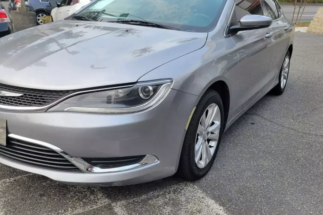 2015 Chrysler 200 Limited photo 1
