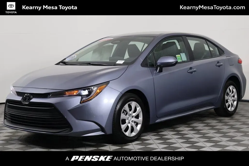 2025 Toyota Corolla LE photo 1