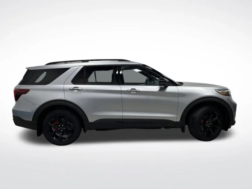 2024 Ford Explorer ST photo 1