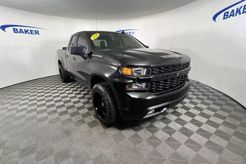 2020 Chevrolet Silverado 1500 Custom photo 1