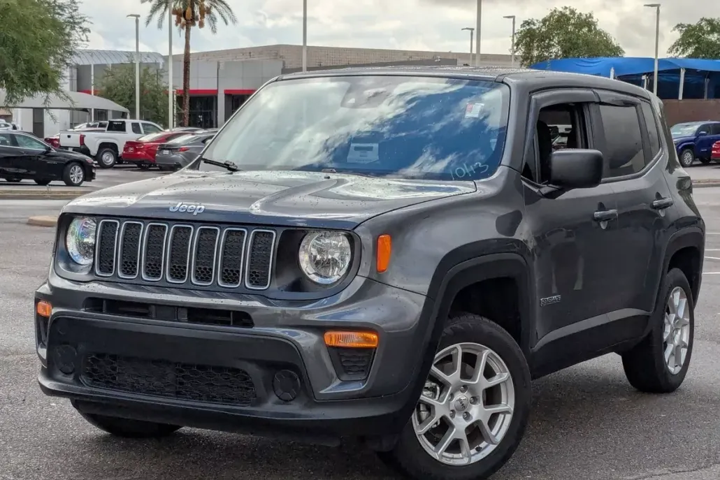 2023 Jeep Renegade Latitude photo 1
