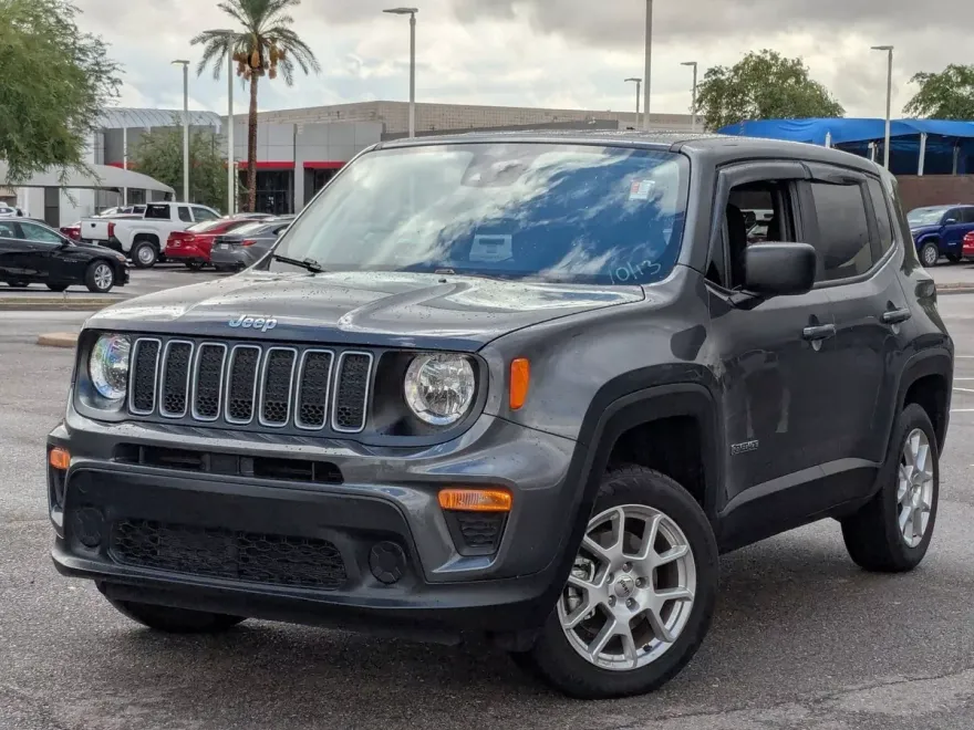 2023 Jeep Renegade Latitude photo 1