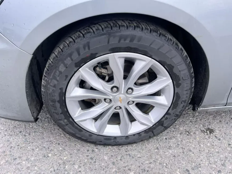 2023 Chevrolet Malibu 1LT photo 1