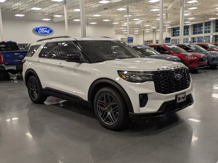 2025 Ford Explorer ST photo 1