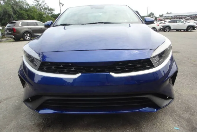 2022 Kia Forte FE LXS photo 1