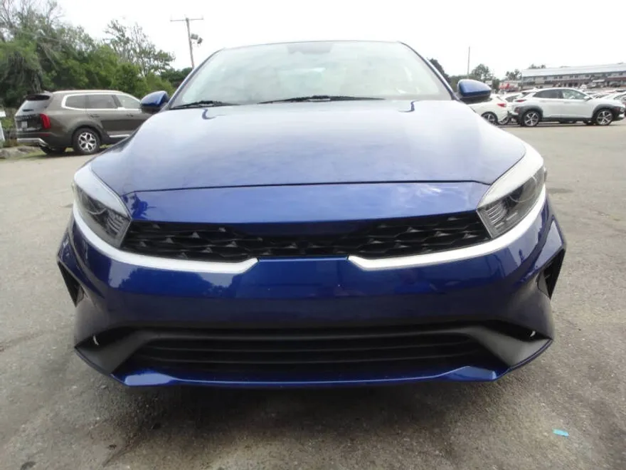 2022 Kia Forte FE LXS photo 1