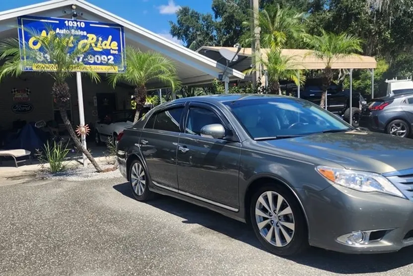2012 Toyota Avalon photo 1