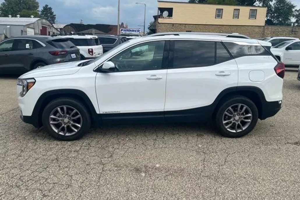 2024 Gmc Terrain SLT photo 1