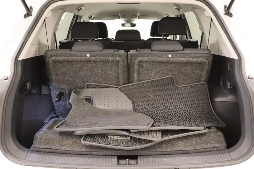 2023 Volkswagen Tiguan S photo 1