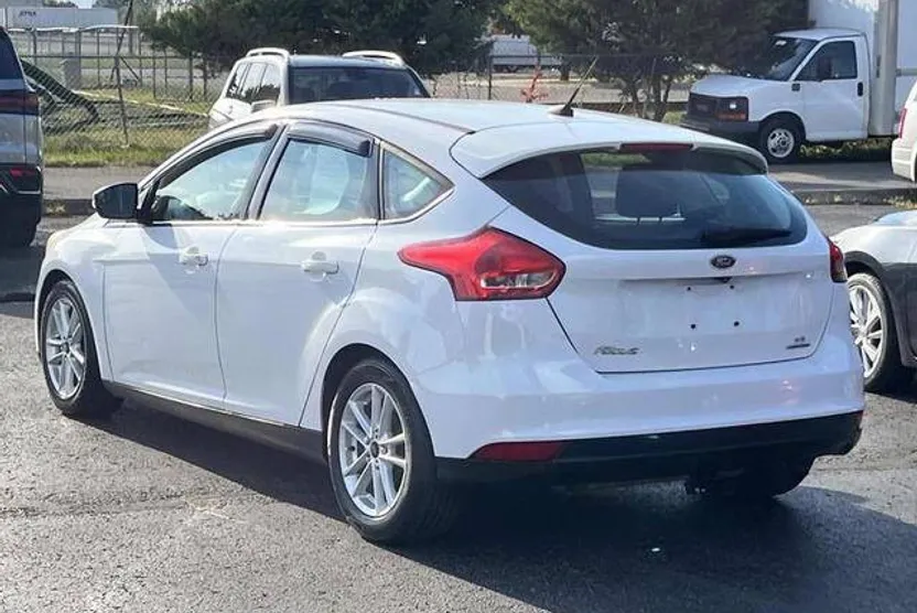 2017 Ford Fusion SE photo 1