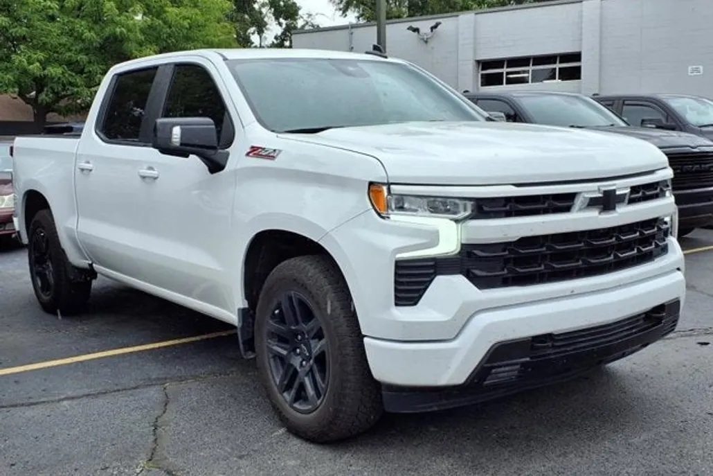 2023 Chevrolet Silverado 1500 RST photo 1