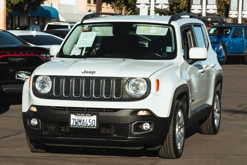 2016 Jeep Renegade Latitude photo 1