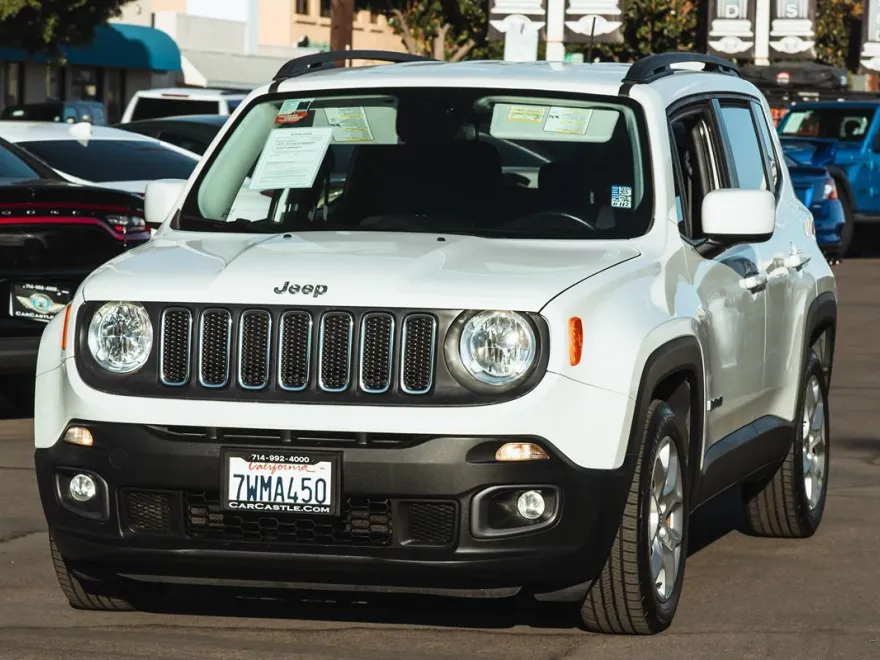 2016 Jeep Renegade Latitude photo 1
