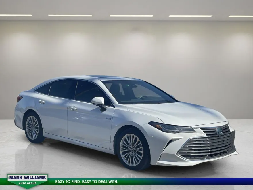 2020 Toyota Avalon Hybrid Limited photo 1