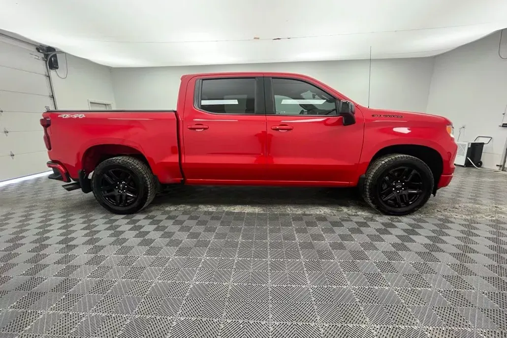 2023 Chevrolet Silverado 1500 RST photo 1