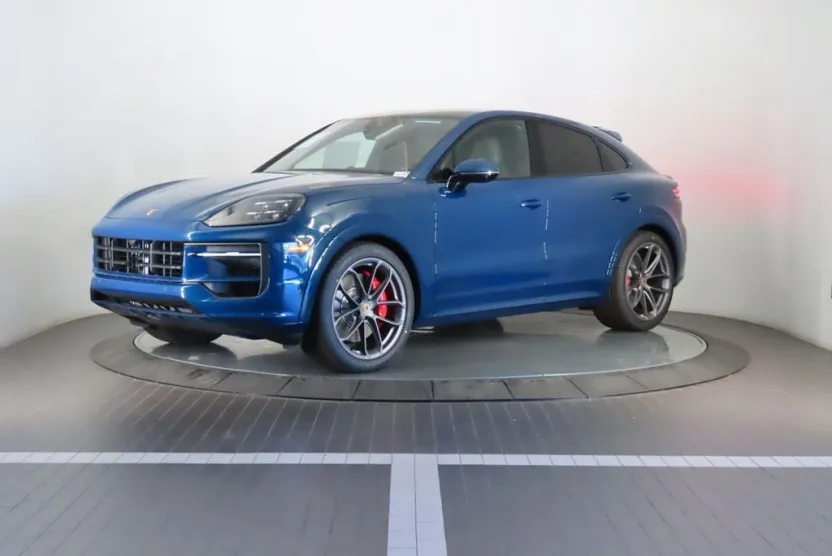 2025 Porsche Cayenne GTS Coupe photo 1