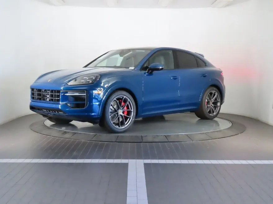 2025 Porsche Cayenne GTS Coupe photo 1