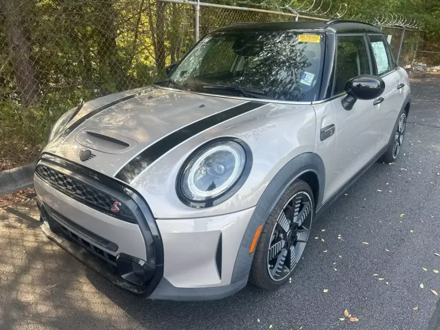 2022 Mini Cooper 4 Door Hardtop S photo 1