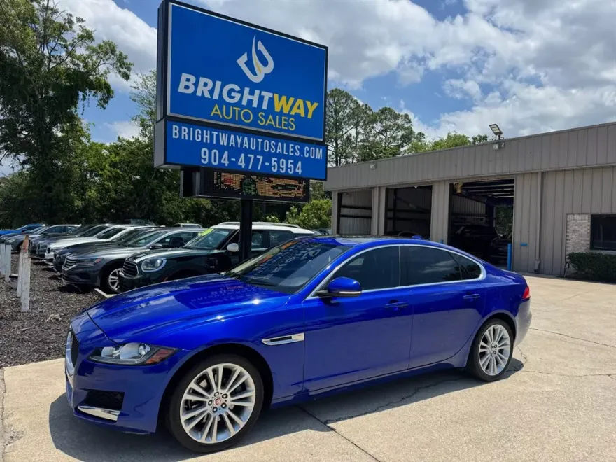 2018 Jaguar XF 25t Prestige photo 1