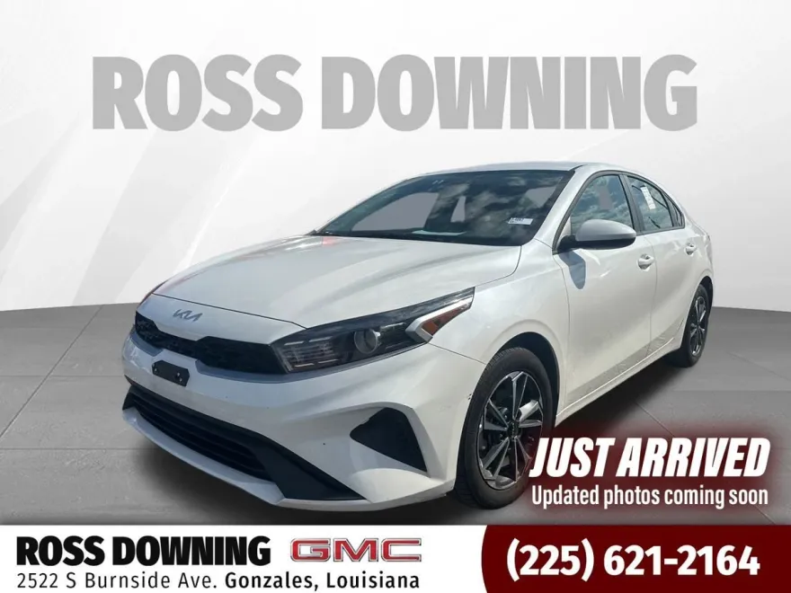 2024 Kia Forte LXS photo 1