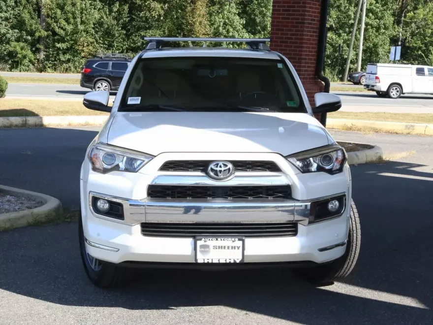 2016 Toyota 4Runner Limited photo 1