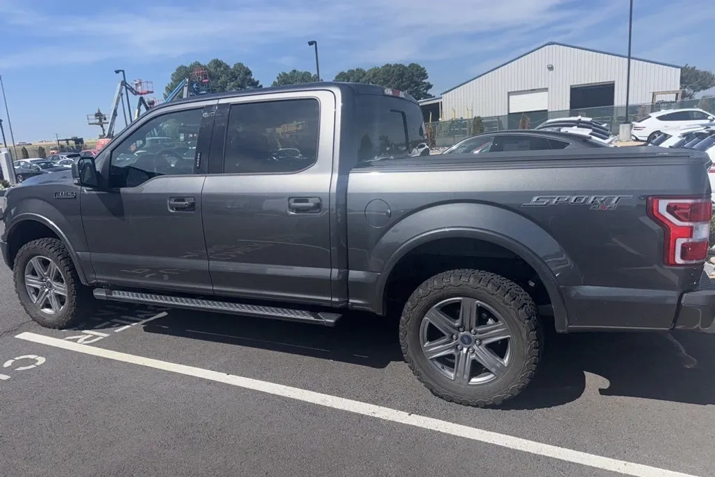 2019 Ford F-150 XLT photo 1