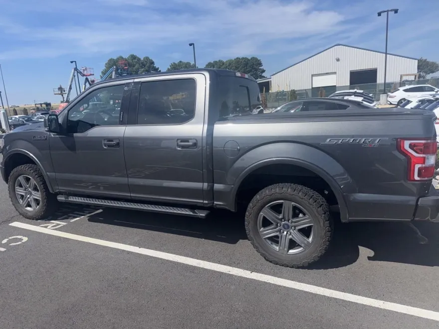 2019 Ford F-150 XLT photo 1