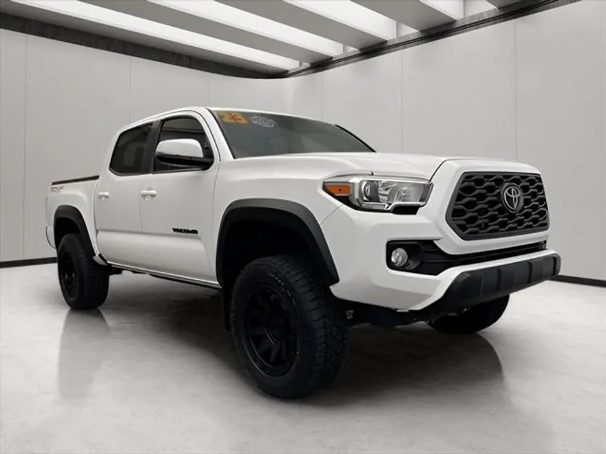 2021 Toyota Tacoma TRD photo 1