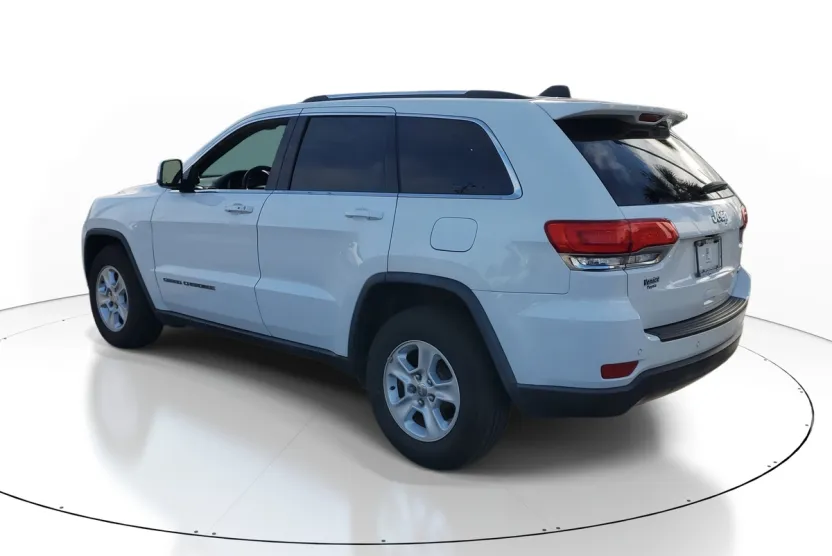 2017 Jeep Grand Cherokee Laredo photo 1