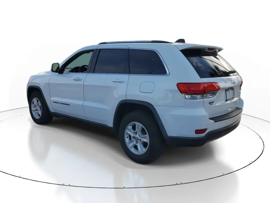 2017 Jeep Grand Cherokee Laredo photo 1