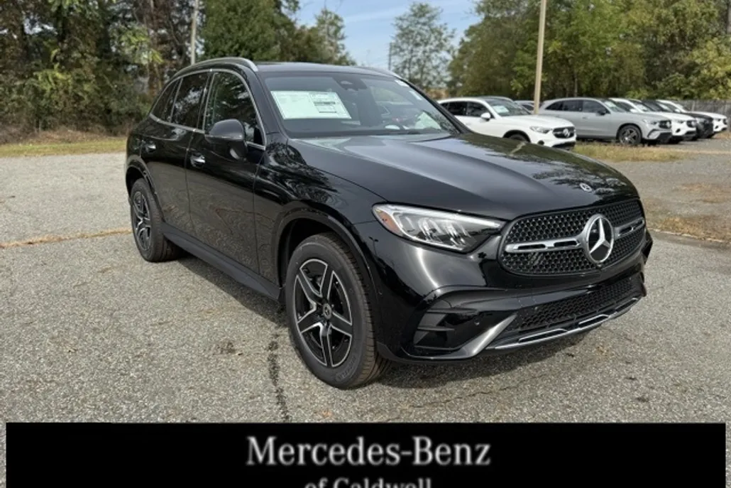 2026 Mercedes Benz GLC 300 4MATIC photo 1