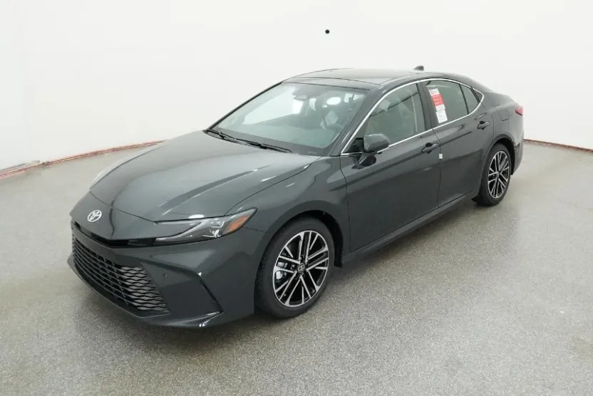 2026 Toyota Camry XLE photo 1