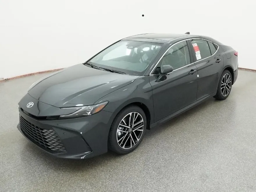 2026 Toyota Camry XLE photo 1