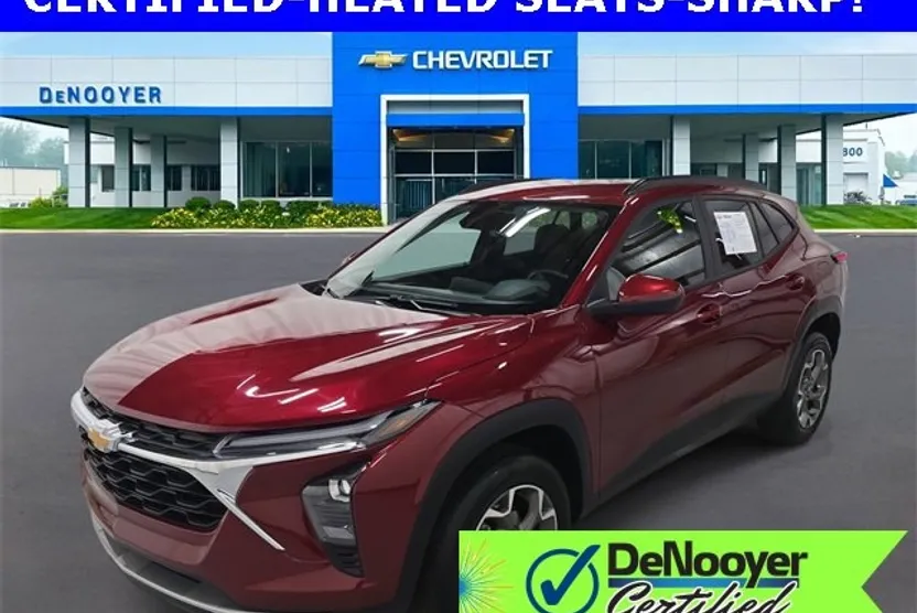 2024 Chevrolet Trax LT photo 1