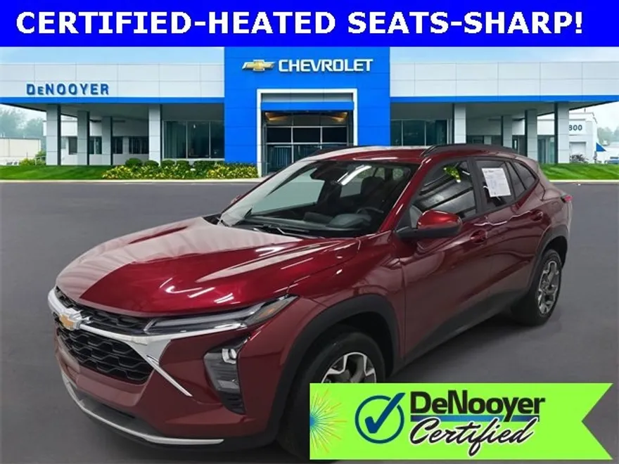 2024 Chevrolet Trax LT photo 1