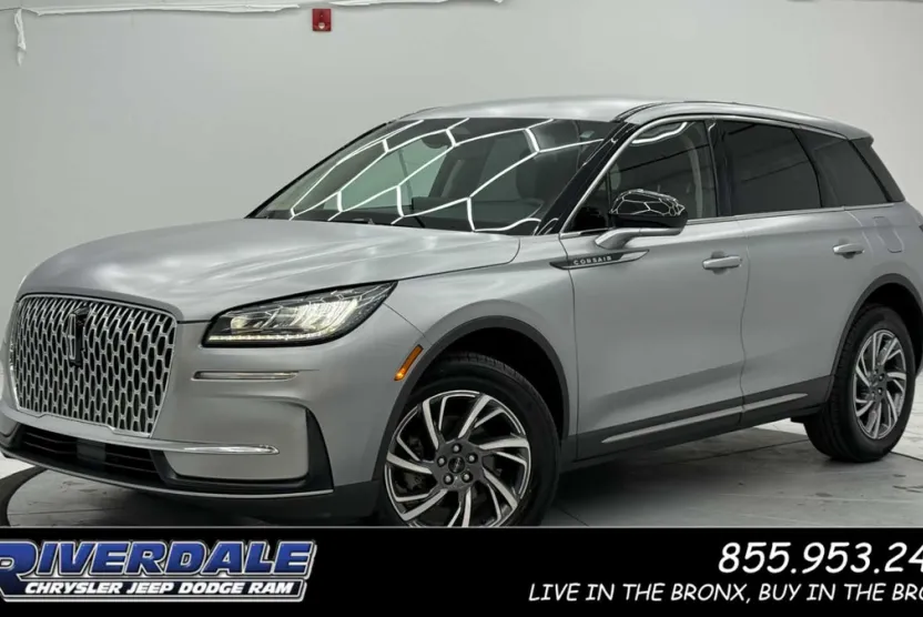 2023 Lincoln Corsair Standard photo 1