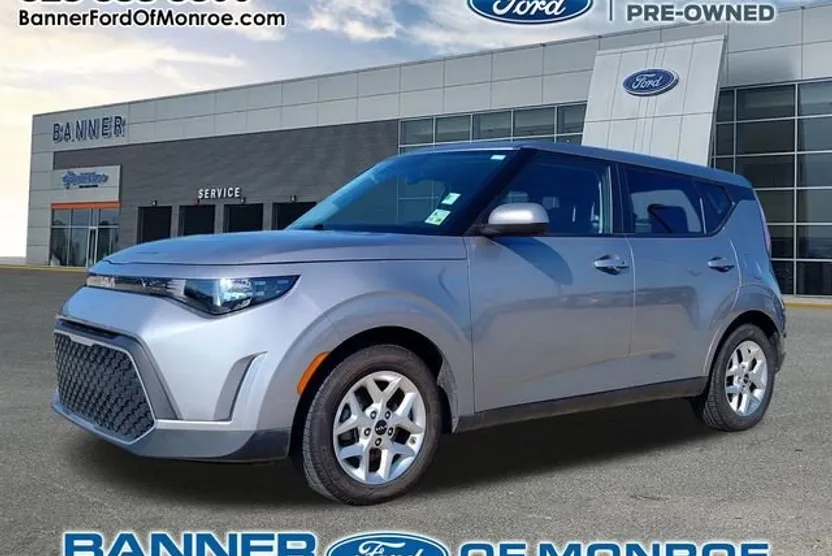 2023 Kia Soul S photo 1